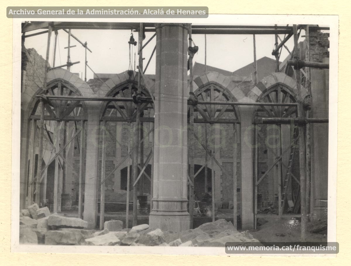 La construcción de la iglesia de Cristo Rey. Imágenes | Franquisme