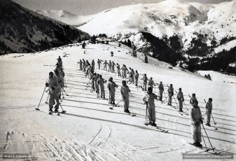 La Primera Companyia d’Esquí fent pràctiques militars a La Molina.